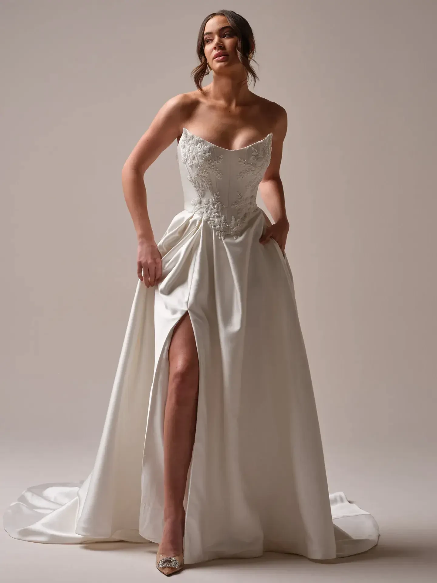 Basque Waist Revival: The Romantic Trend Defining 2026 Bridal Fashion. Desktop Image