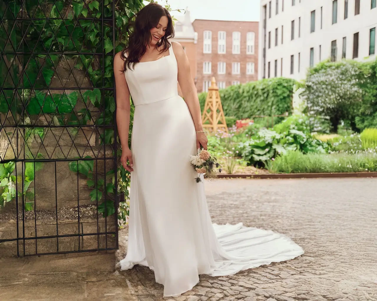 Upcoming Bridal Trends in DFW for 2025. Desktop Image