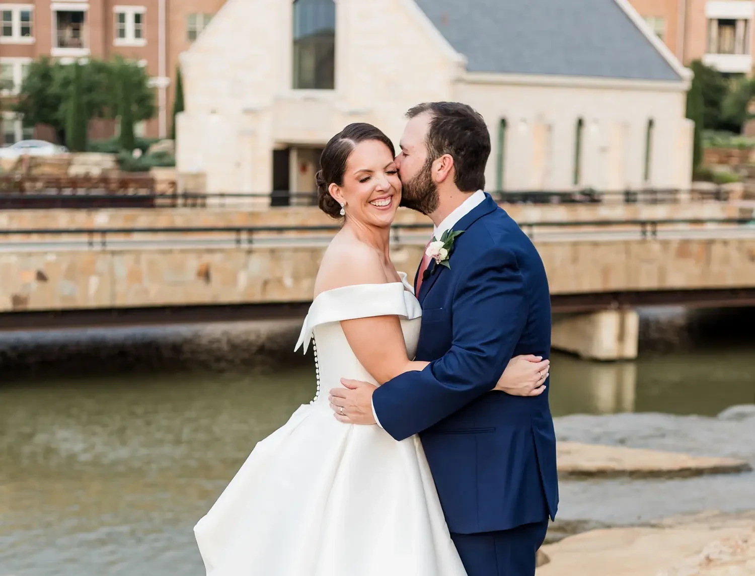Real Bride Spotlight: Jessica Taylor at Chapel at Riverwalk. Desktop Image